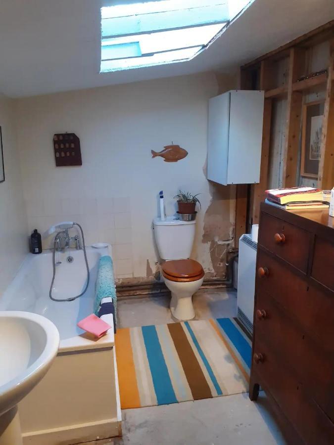 Sundial Cottage NWI Buitenkant foto