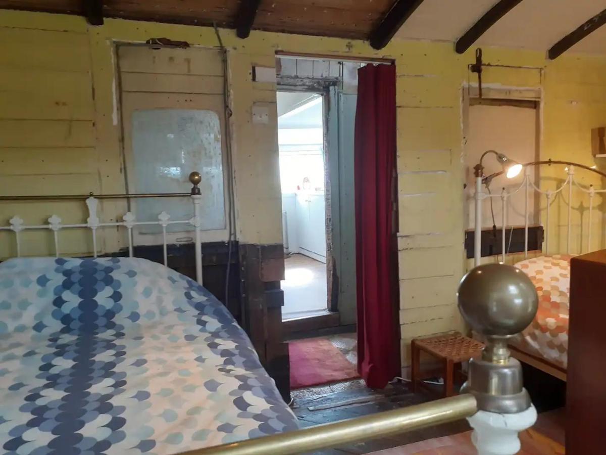 Sundial Cottage NWI Buitenkant foto